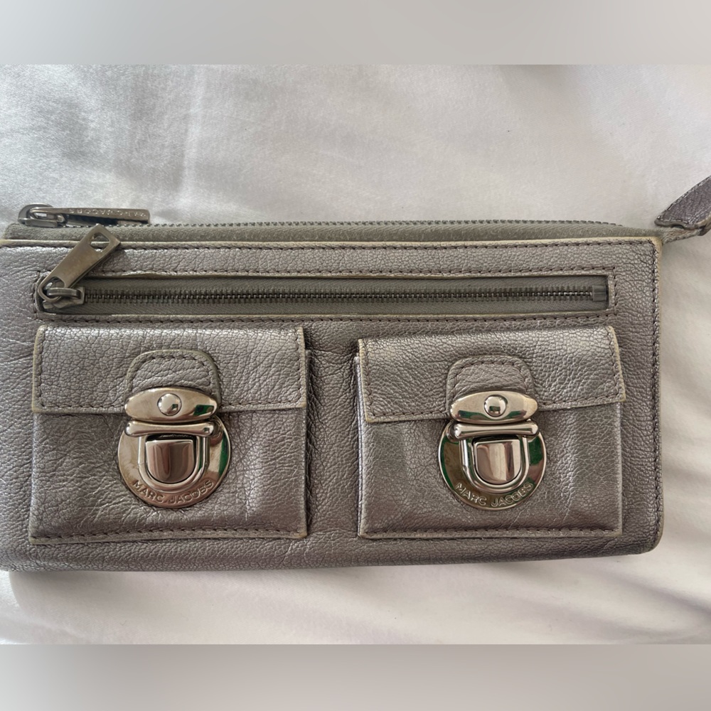Marc Jacobs silver wallet